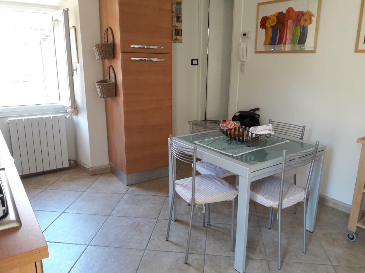 La soffitta sul borgo Appartamento Brugnato Esterno foto